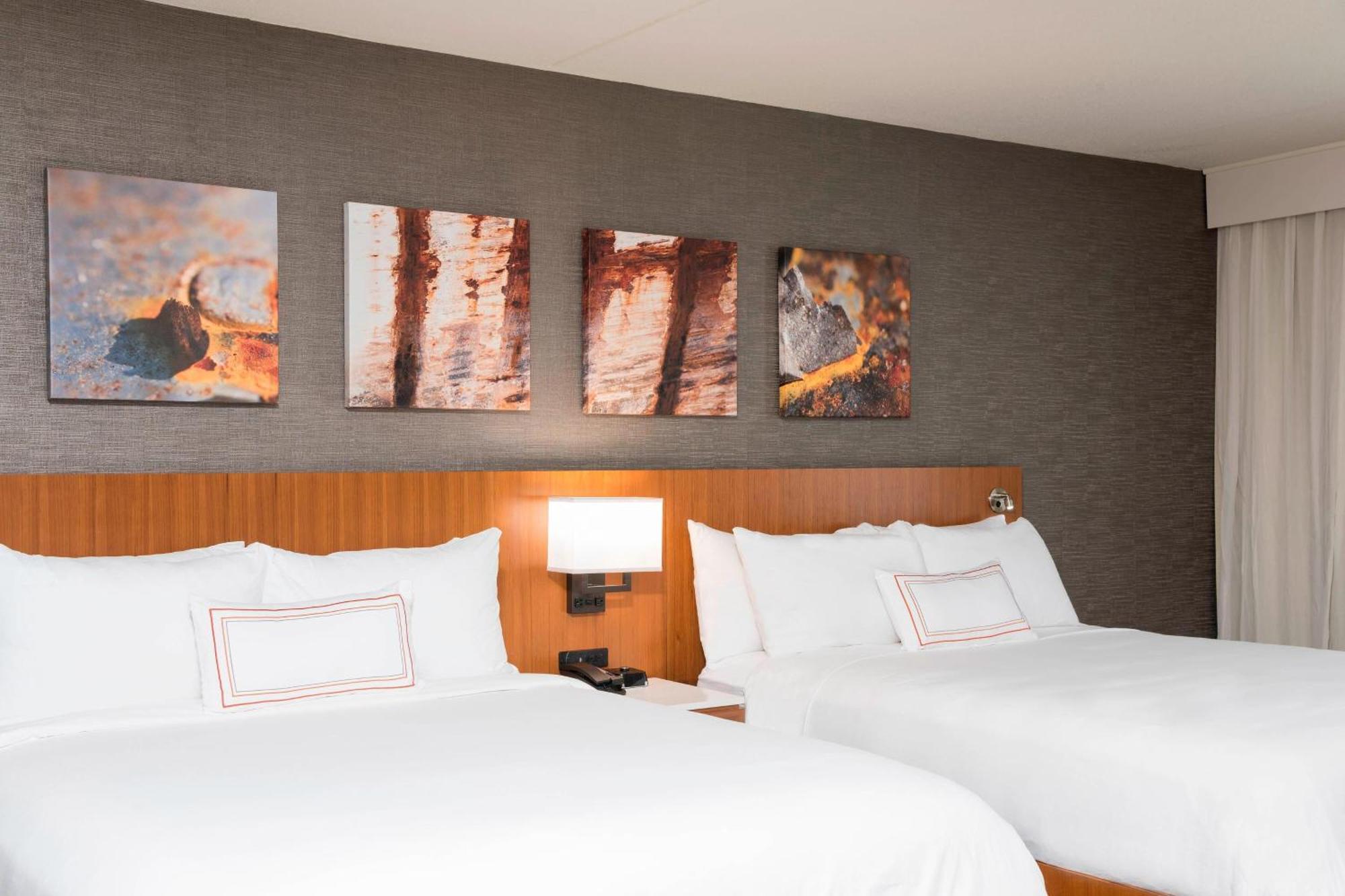 Sonesta Hotel Grand Rapids Airport Kentwood Exterior photo