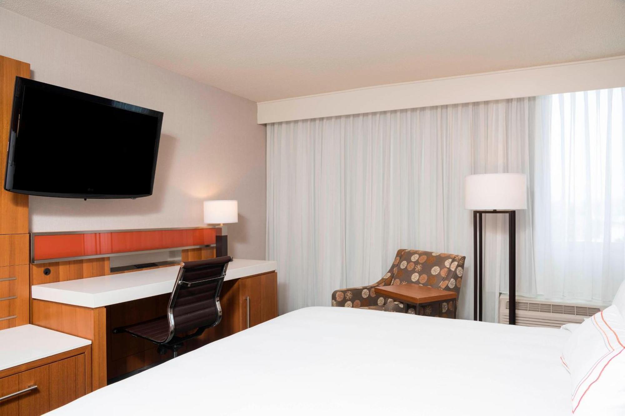 Sonesta Hotel Grand Rapids Airport Kentwood Exterior photo