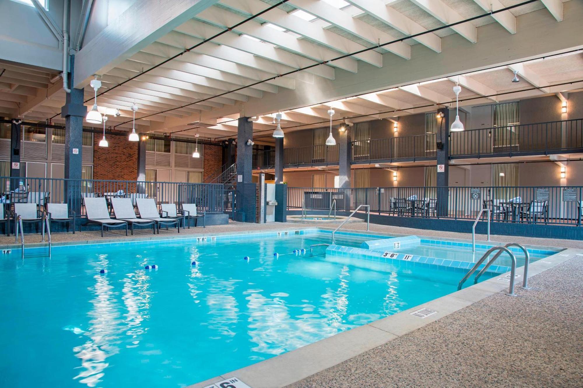 Sonesta Hotel Grand Rapids Airport Kentwood Exterior photo