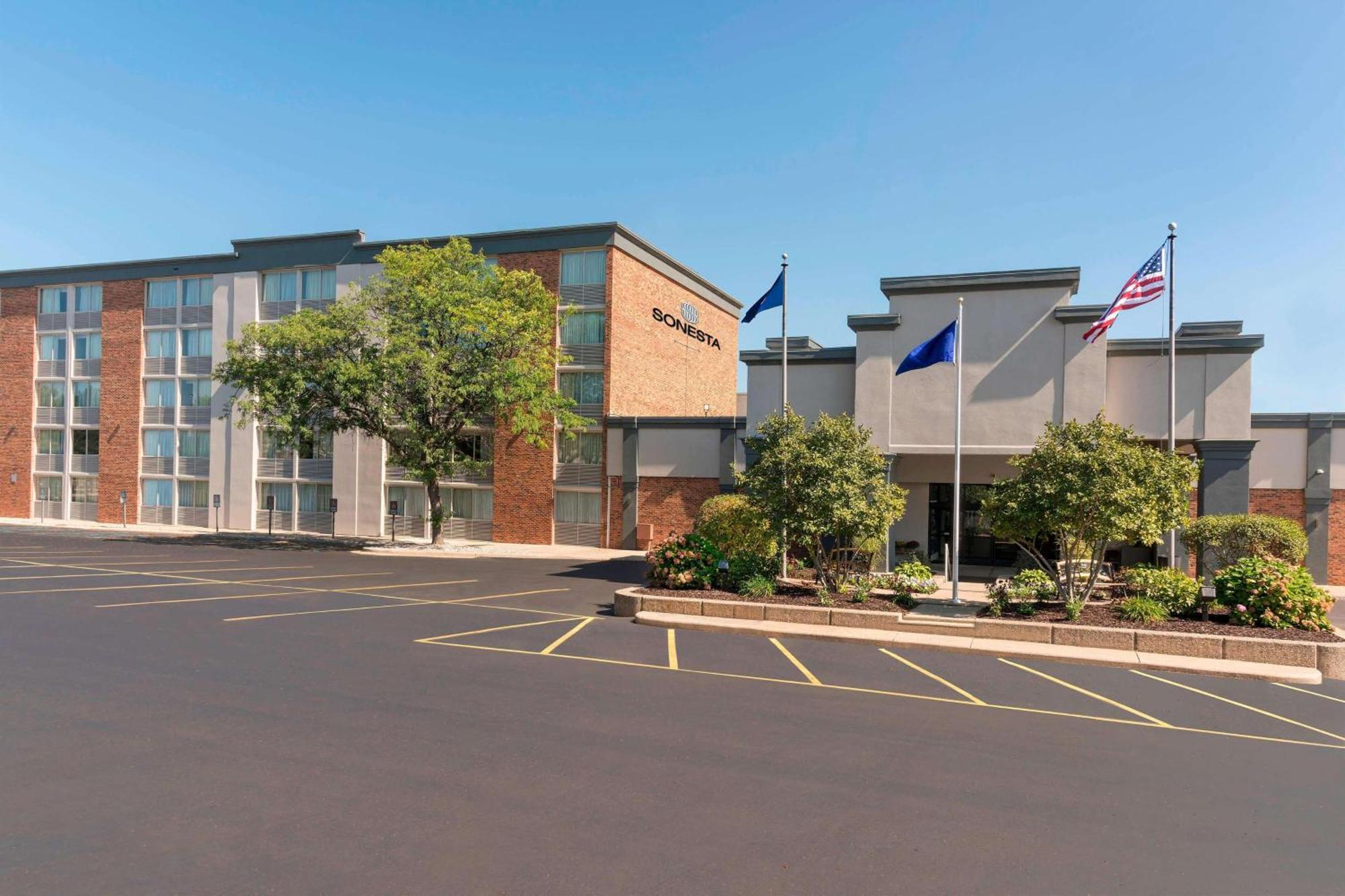 Sonesta Hotel Grand Rapids Airport Kentwood Exterior photo